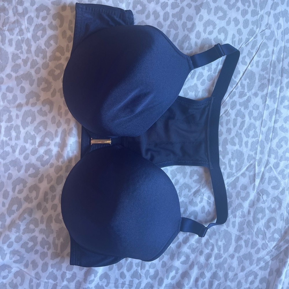 Cacique lightly lined full coverage bra with front closure